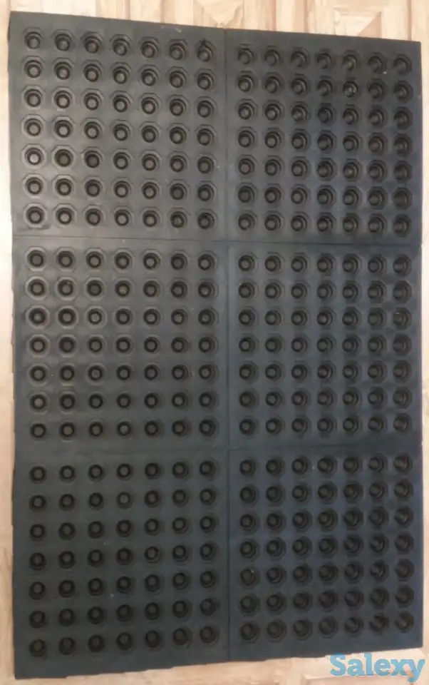 резиновые перфорированные противоскользящие коврики, фотография 1