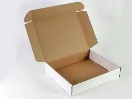 Крафт и белые коробки с крышкой, фотография 1