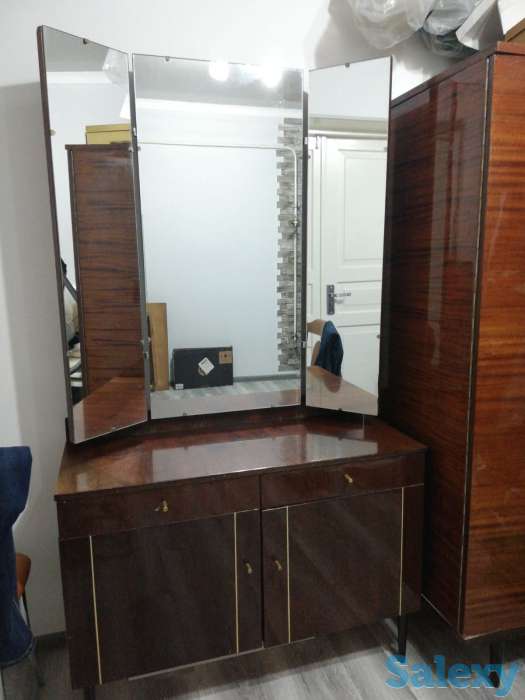 Трильяж, трюмо с ящиками и зеркалами, фотография 3