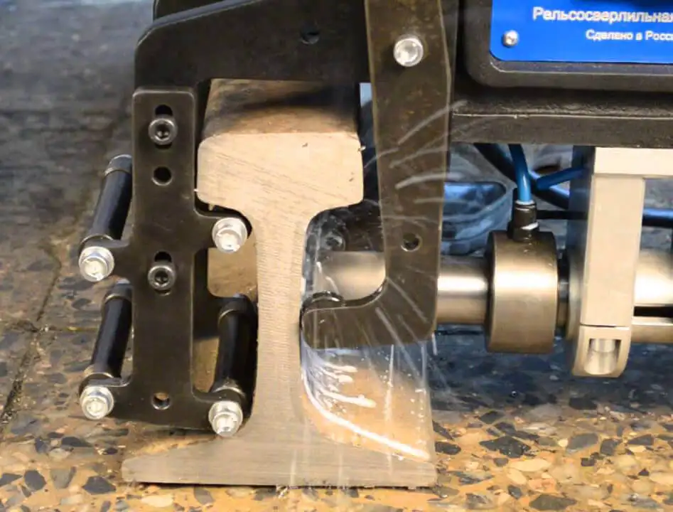Сверление рельс, фотография 1
