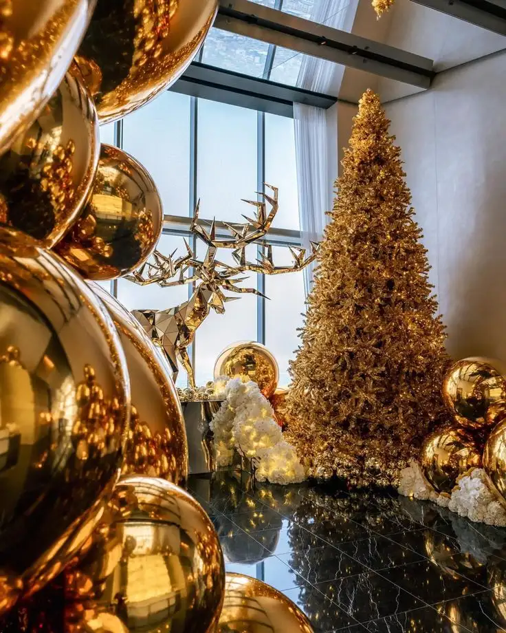 Предлагаем Вашему вниманию новогоднее световое оформление фасада зданий! И снежинки, и сосульки, и яркий дождик и большо, фотография 7