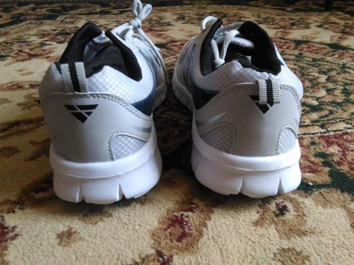 Продаю спортивные кроссовки, фотография 2