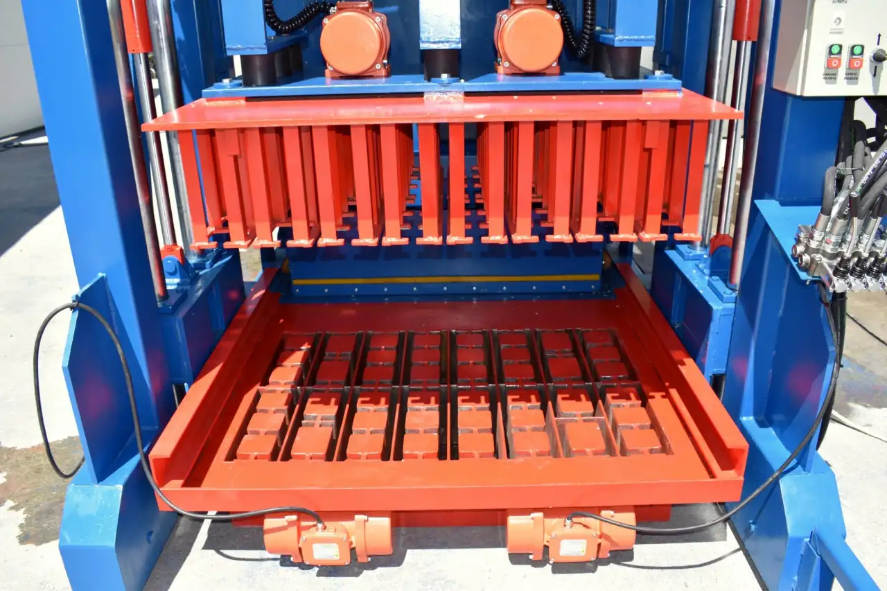 Вибропресс мобильный Svemlo SUMAB 4800., фотография 6