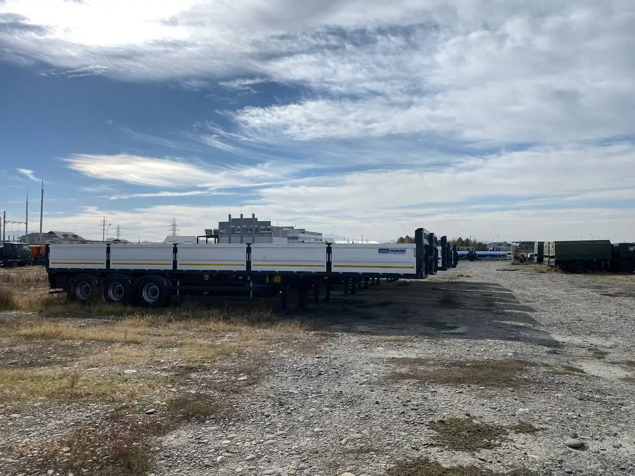 Полуприцеп контейнеровоз бортовой, фотография 6