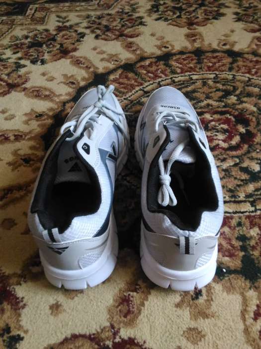 Продаю спортивные кроссовки, фотография 3