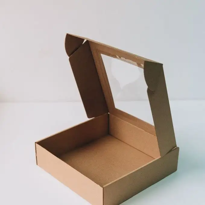 Готовые крафт и белые коробки с крышкой, фотография 1