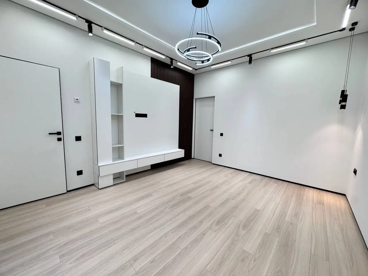 Продаётся 2х комнатная квартира на Ц-1  ул. С. Азимова, фотография 7