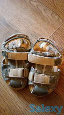 Продаю разную детскую обувь на возраст прим.2-4 годика, фотография 1