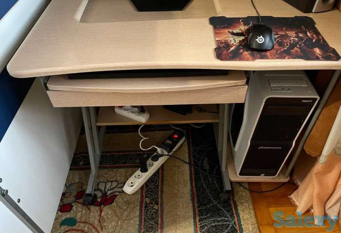 Компьютерный стол, в хорошем состояние., фотография 4