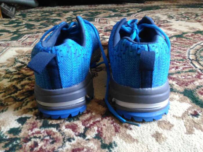 Продаю спортивные кроссовки, фотография 3
