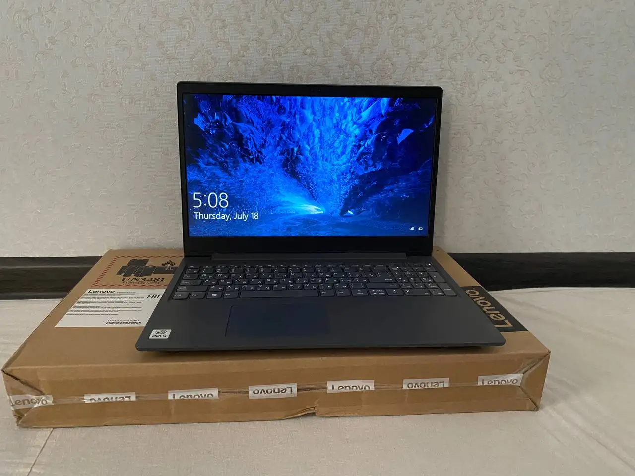 Noutbok Lenovo v15 82c5, фотография 1