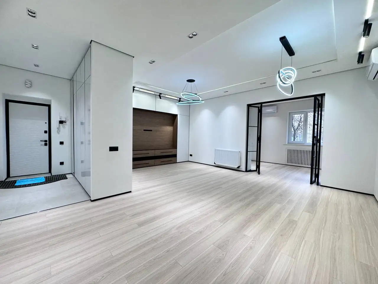 Продаётся 2х комнатная квартира на Ц-1  ул. С. Азимова, фотография 1