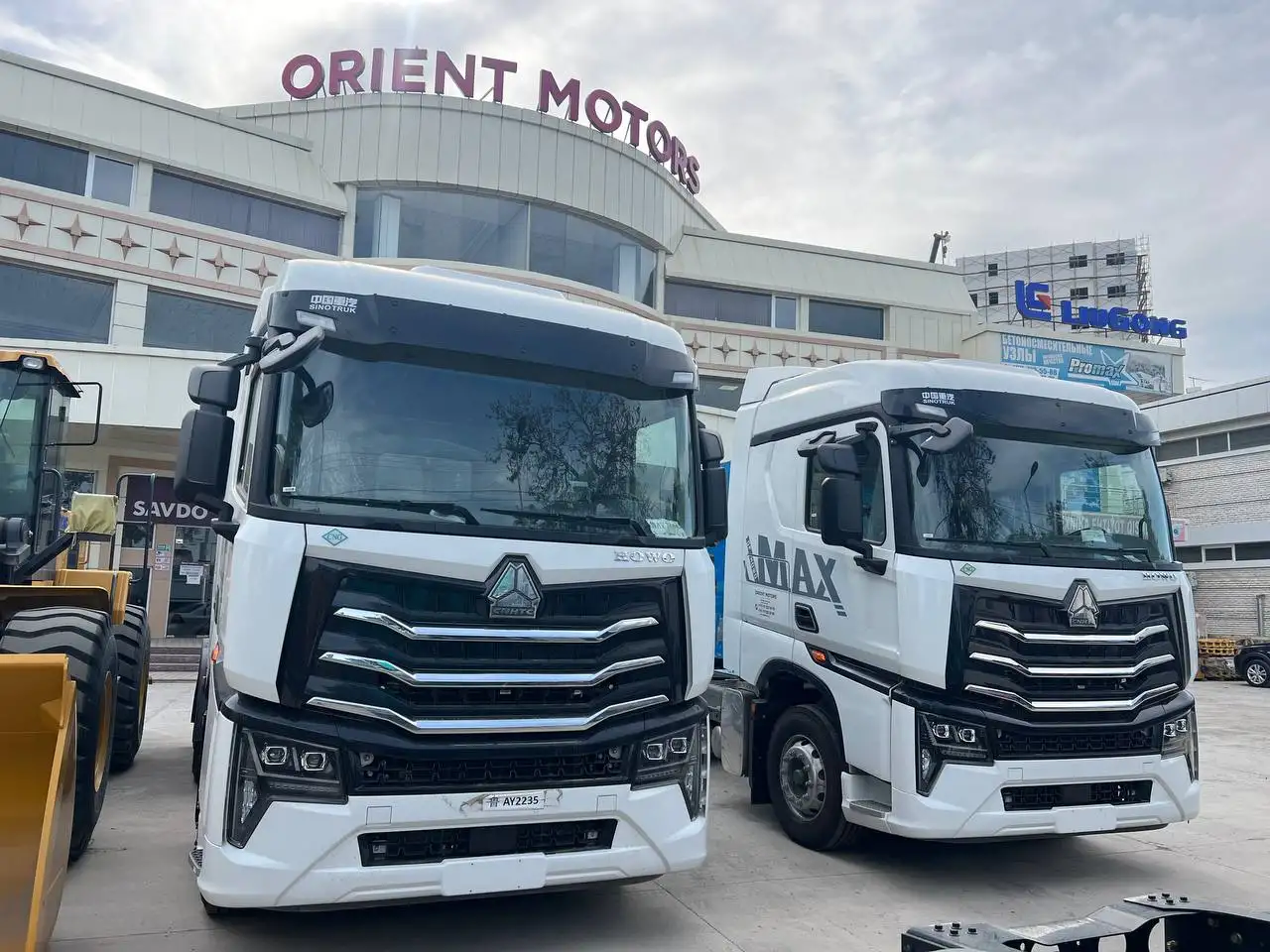 Седельный тягач Howo-Max 460 6x4 CNG  рессорная подвеска, фотография 2