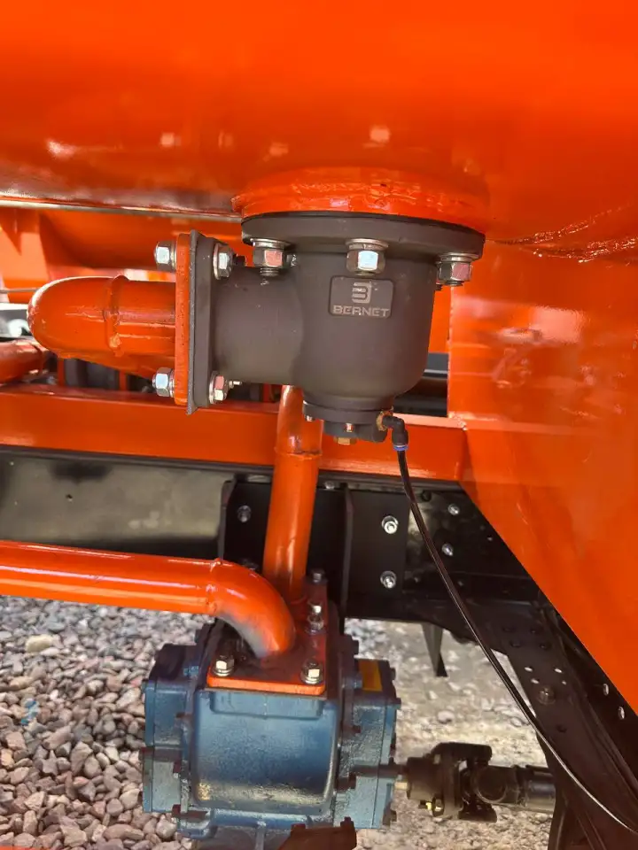 Автотопливозаправщик Бензавоз 7m FAW Tiger V, фотография 7