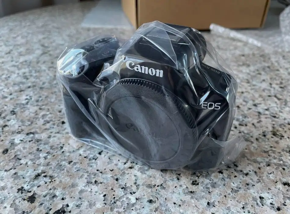 Canon EOS R50 Mirrorless 24.2 MP Camera with RF-S 18-45mm STM Lens, фотография 1