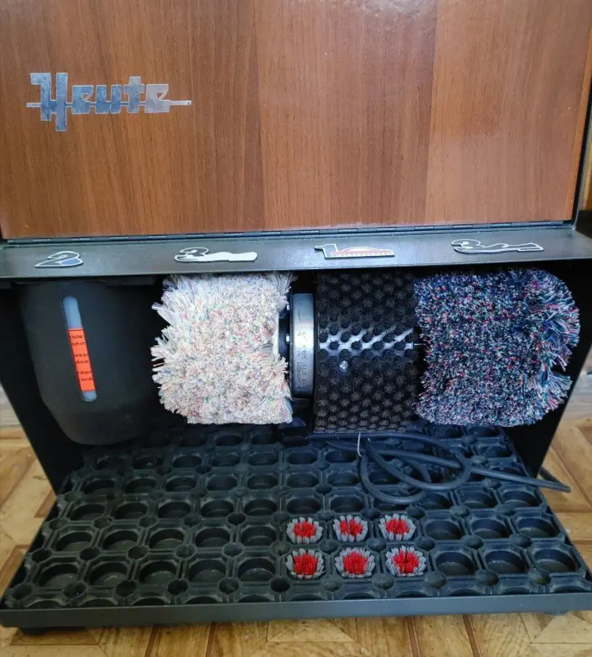 машинки  по  чистке обуви HEUTE Германия, фотография 19